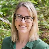 Top 10 Positive Synonyms for “Utmost Urgency” (With Meanings & Examples)