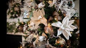 How To Decorate A Woodland Themed Christmas Tree Youtube In 2020 Christmas Tree Themes Woodland Christmas Tree Christmas Tree Decorations
