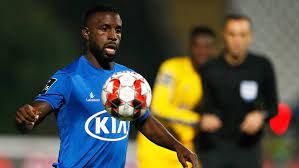 Por lá, de resto, já passaram nomes como. Varela Como Adversario 10 Anos Apos A Ultima Vez Fc Porto Jornal Record