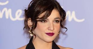 A Futni mentem színésznője bomba nő a való életben: sármos szerelmével mint  a sztárok a vörös szőnyegen