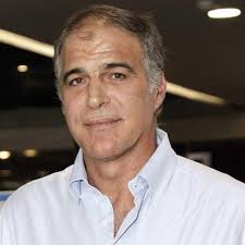 Recebeu o prémio especial do júri do festival internacional figra, em frança, com uma grande reportagem sobre urgências hospitalares (1997). Rodrigo Guedes De Carvalho Confessou Que Traiu A Mulher