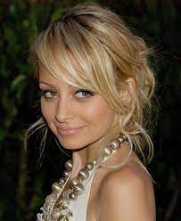 June 2007 Toffee Blond Nicole Richie Hair Blonde Hair Color Long Hair With Bangs