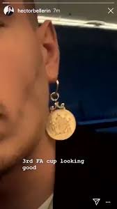 2 years later he signed a pro contract, got loaned out to crystal palace. Hector Bellerin On Instagram Story Wearing His Fa Cup Winners Medal As An Earring Football Addict