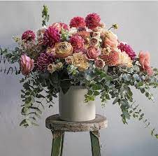Los Angeles Florist Flower Delivery By The Petal Workshop Fresh Flowers Arrangements Flower Vase Arrangements Flower Arrangements Diy