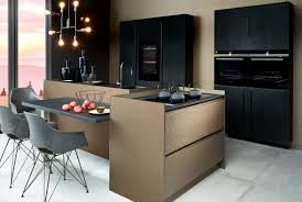 Cuisine Noire Et Cuivre Avec 2 Ilots Cuisines Design Meuble Cuisine Cuisine Moderne