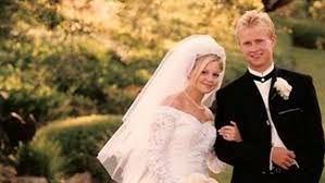 Candace helaine cameron bure (born april 6, 1976) is the actress who played the role of d.j. Candace Cameron Bure Valeri Bure Celebrate 20th Anniversary We Ve Persevered