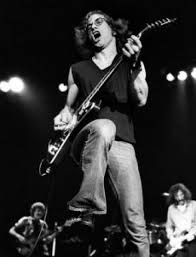 Propublica scored quite a journalistic coup when somebody or bodies sent the organization many years' worth of tax records of america's wealthiest people. Warren Zevon Excitable Boy Sing Out