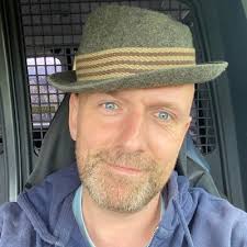 Robert Bourke (@RobBourke)