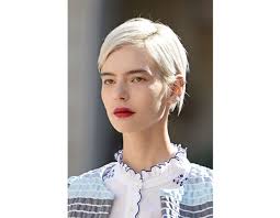 Short hairstyle 2018 capelli corti famosi, tagli di capelli acconciature, stile per capelli,. Tagli Di Capelli Corti Per La Primavera Estate 2018 Tutte Le Tendenze Dalle Sfilate Tu Style