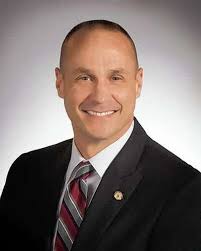 Most incumbents hang