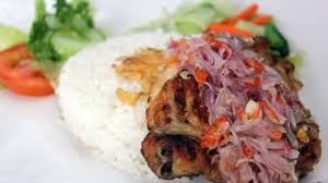 Untuk melengkapi hidangan ayam bakar ini, anda bisa mencoba beberapa macam sambal, antara lain sambal korek. Lezatnya Ayam Bakar Sambal Matah Ala Santika Cirebon Tribun Jabar