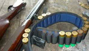 Shotgun) ialah senjata api yang biasanya dirancang untuk ditembakkan dari bahu, yang menggunakan tenaga dari sebuah selongsong berbentuk silinder dan menembakkan sejumlah patah bulat kecil / gotri (bola timah kecil). Senapang Buatan Sendiri Archives Mynewshub
