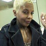 Monique Linton's Instagram, Twitter & Facebook