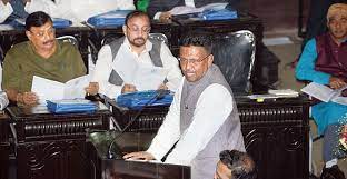 Firhad hakim spent night on the house of a tmc worker for campaign of 'didikebolo'. Calcutta Municipal Corporation Central Team For Demolition Telegraph India