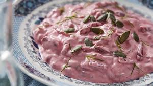 Preparazione salsa yogurt e avocado la salsa yogurt e avocado è un condimento perfetto per piatti a base di pollo o pesce, sia fritti che alla piastra, ma può essere anche utilizzata come salsa in cui intingere tortillas di mais o patatine fritte. Ricette Mevgal