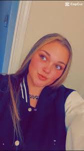 Sarah Etheridge's Instagram, Twitter & Facebook