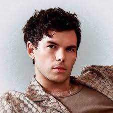 Marta Lukey 🍏 (@lukeynewtsm)