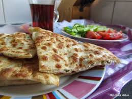 Bekijk meer ideeën over eten, turks, turkse recepten. Peynirli Gozleme Turkse Pannenkoekjes Gevuld Met Kaas Turkse Recepten Turks Eten Recepten Recepten