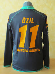 Other than werder bremen, hannover 96 and vfb stuttgart were reportedly interested as well in binding özil to their respective clubs, however did not want to pay such a high transfer fee. Werder Bremen Third Football Shirt 2008 2009 Sponsored By Citibank