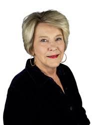 Iris Austin's Instagram, Twitter & Facebook