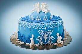 E' un composto a base di zucchero a velo e albumi, molto facile da preparare. Come Decorare Una Torta Con La Ghiaccia Reale Video Tutorial Di Red Carpet Cake Design Cakemania Eco Food Blog Di Sasha Carnevali