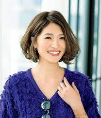 顔のゆがみは耳かけヘアでバランスを 40代の毎日ヘアスタイル story ストーリィ オフィシャルサイト 耳かけ ヘア ヘアスタイリング ボブパーマ