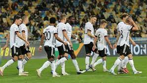 و قد فاز منتخب ألمانيا فى أخر مباراة له أمام منتخب لاتفيا بسبعة أهداف مقابل هدف ، أما منتخب فرنسا أبطال العالم يسعوا بقيادة المدير الفنى ديديه ديشان لاسترجاع هيمنتهم. ÙŠÙˆØ±Ùˆ 2020 ØªØ´ÙƒÙŠÙ„Ø© Ø£Ù„Ù…Ø§Ù†ÙŠØ§ Ø§Ù„Ù…ØªÙˆÙ‚Ø¹Ø© ÙÙŠ Ù…Ø¨Ø§Ø±Ø§Ø© Ø§Ù„ÙŠÙˆÙ… Ø¶Ø¯ Ø§Ù„Ù…Ø¬Ø± Ø³Ø¨ÙˆØ±Øª 360