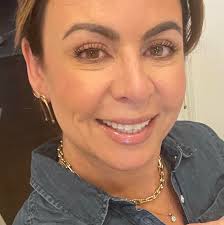 Angie Guy's Instagram, Twitter & Facebook