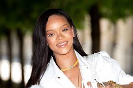 One of the most popular by kilian fragrances (a favorite of rihanna!), love by kilian from 2007 (full name love, don't be shy), is reworked in a new special blend 2020 edition with rich, oriental accords. Rihanna S Perfume Has Been Unearthed By The Internet
