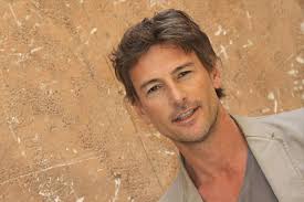 Ada turco‏ @adaturco1 11 мая 2017 г. I Was Unrecognizable Roberto Farnesi Reveals Embarrassing Illness I Caressed A Stallion For A Long Time They Swelled To Excess And Ruetir