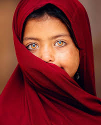 Meet Adeel Chishti, a Pakistan professional photographer, that goes around  taking beautiful pictures of everyone and anyone he sees