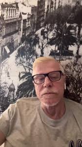 O tempo e os sustos que nos passa. É do que fala este lindo poema de Flora  Figueiredo, declamado com alma por Miguel Falabella. Veja:, Repost  miguelfalabellareal, Visite o www.50emais.com.br