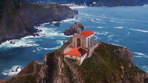 The rocky coastline is full of caves and grottos where those accused of witchcraft are said to. San Juan De Gaztelugatxe Dragonstone
