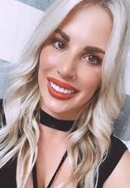 Hollie Hyatt's Instagram, Twitter & Facebook