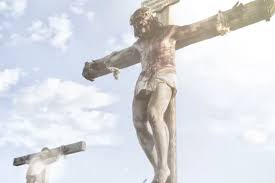 Light is also a common theme in many pictures of jesus christ. God On The Cross John 19 17 24 The Latter Rain Ministries Ministerio La Lluvia Tardia