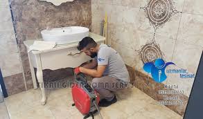 Tuvaleti kireç birikintilerinden nasıl temizleyeceğinizi düşünerek asit temizleme reaktiflerine dikkat etmeniz gerekir. Lavabo Tikanikligi Kirmadan Lavabo Tikanikligi Acma Uzmanlar Tesisat