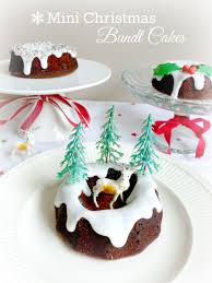 In this video i show how to decorate four cakes using buttercream frosting. Mini Christmas Bundt Cakes Gluten Free Food Decorating Recipe On Www Thepinkrosebaker Christmas Bundt Cake Mini Bundt Cakes Recipes Yummy Christmas Treats