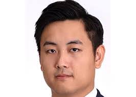 Frank Ding's Instagram, Twitter & Facebook