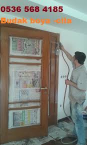 Amerikan kapılarda ve her türlü ahşap yüzeyde kullanılabilen, su bazlı yarı mat panel kapı boyasıdır. Mobilya Cilacisi Atasehir Mobilya Boyama 0536 568 Vernik Antik Gomalak Cila Boyatma Ustasi Kayisdagi Atasehir Amerikan Panel Kapi Boyasi