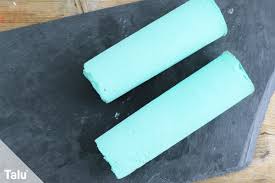 Die knete mit mehl ist ganz leicht zum selber machen. Kreide Selber Machen Diy Anleitung Mit Und Ohne Gips Talu De