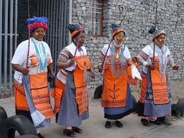 Cape By Design Tours Xhosa Women Delight In Traditional Dress Xhosa African Traditional Wear Xhosa Attire