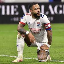 Memphis depay, frenkie de jong and antoine griezmann are now available for their first minutes of the new season after joining the group on tuesday following their participation at euro 2020. Memphis Depay Leaves Under Armour Soccerbible