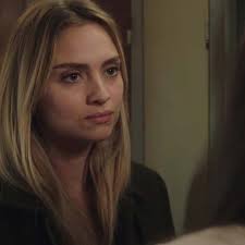 Ici tout commence (spoiler) : Salomé couche avec Gaëtan avant un cauchemar, Thomas  viré, Kelly s'effondre en larmes sur TF1