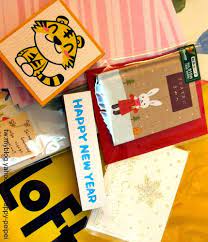 手創族在日本的閒逛處 tokyu hands loft 和yuzawaya book cover happy new happy