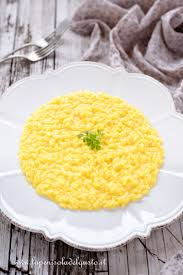 Il risotto allo zafferano è un primo piatto tradizionale molto gustoso e profumato, tipico della cucina milanese! Risotto Alla Milanese La Ricetta Classica Del Riso Allo Zafferano E Tutte Le Varianti