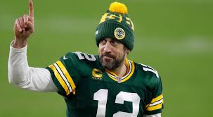 Shailene woodley confirmed that she's engaged to green bay packers quarterback aaron rodgers. Shailene Woodley Confirms She S Engaged To Aaron Rodgers