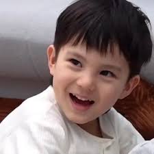 8 Potret Gemas Baby Ian, Mingyu SEVENTEEN 'Versi Sachet' dari Tiongkok