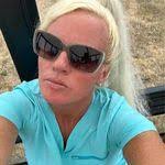 Donna Saraceno's Instagram, Twitter & Facebook