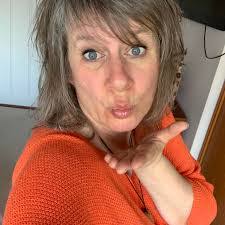 Tracey Hamilton's Instagram, Twitter & Facebook