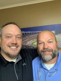 Larry Kennon's Instagram, Twitter & Facebook